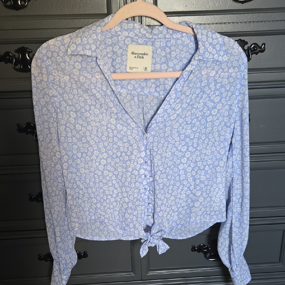 Abercrombie & Fitch Light Blue Patterned Button Down Shirt